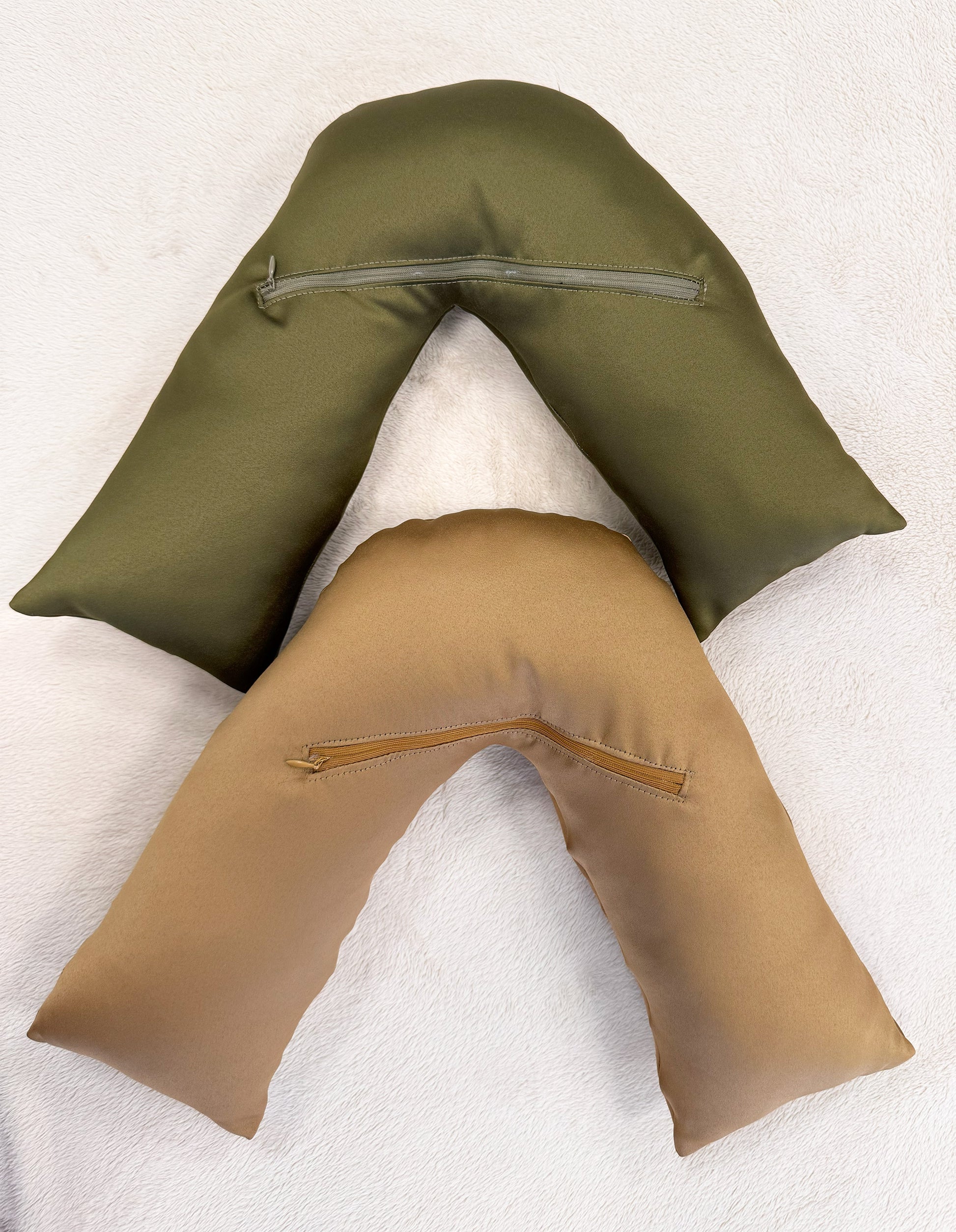 V formos kaklo atramos pagalvė su nuimamu užvalkalu